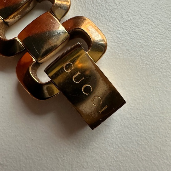 Genuine Gucci Rose Goldtone Bracelet Watch With Diamonds - Picture 5 of 11